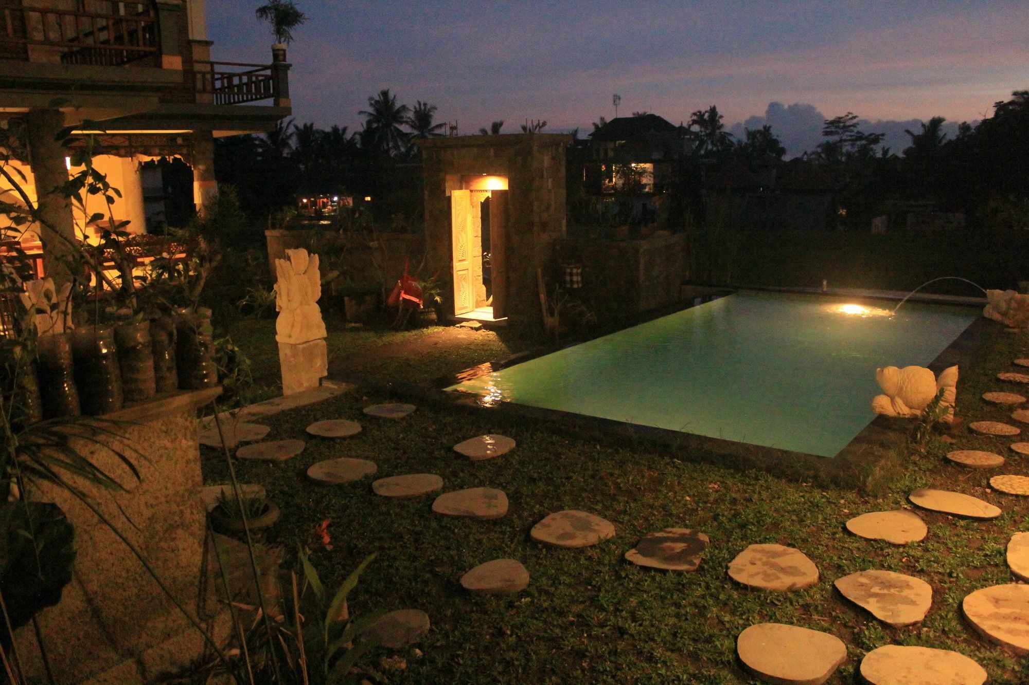 Nirwa Ubud Karma Hotel Exterior photo